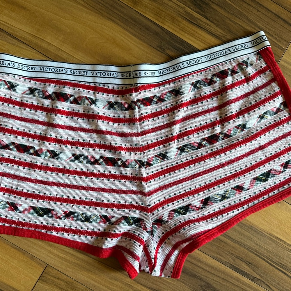 Comfy Victoria’s Secret Fair Isle Lounge Shorts – Size XL - Picture 2 of 5